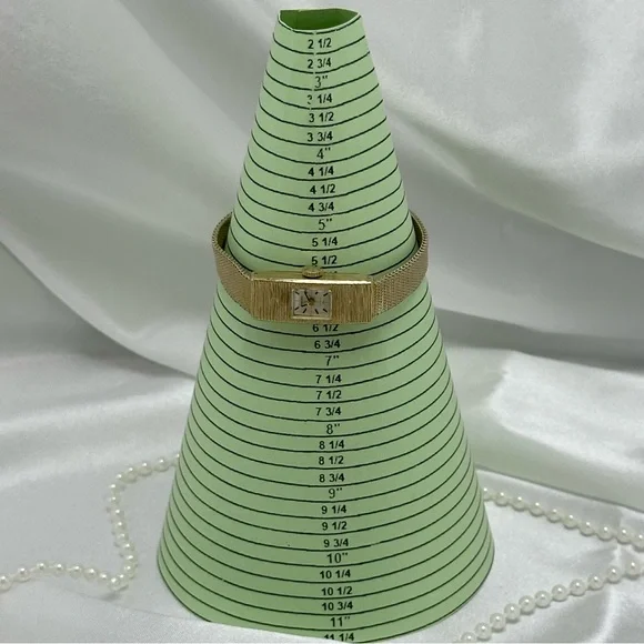 Slender Gold Vintage Seiko Wind-Up Watch - Picture 8 of 8